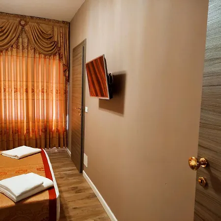 Bed & Breakfast Venice Tour *